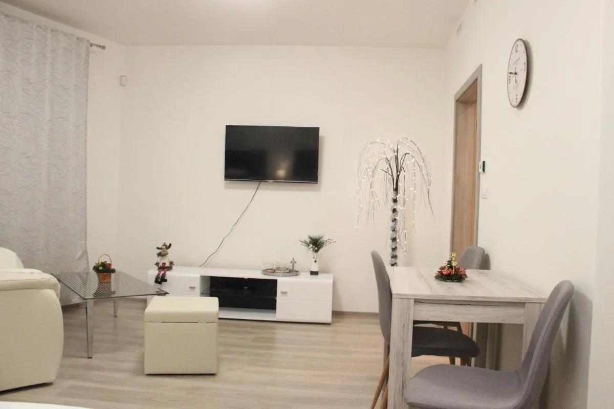 Image 4 of H+ Apartman Letiště Praha