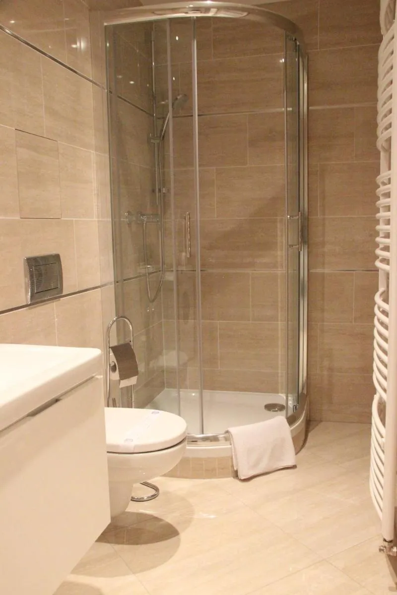 Image 1 of H+ Apartman Letiště Praha