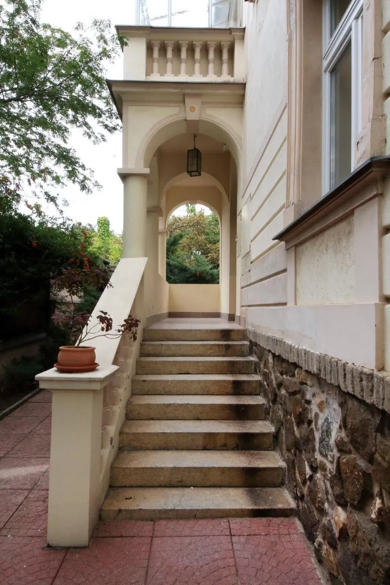 Image 6 of Historic Villa Apartments