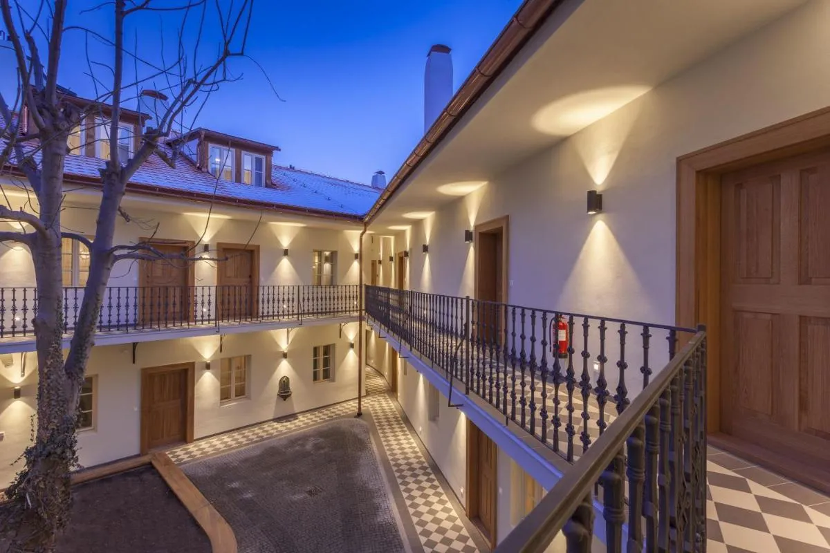 Image 5 of Hotel At the White Lily
