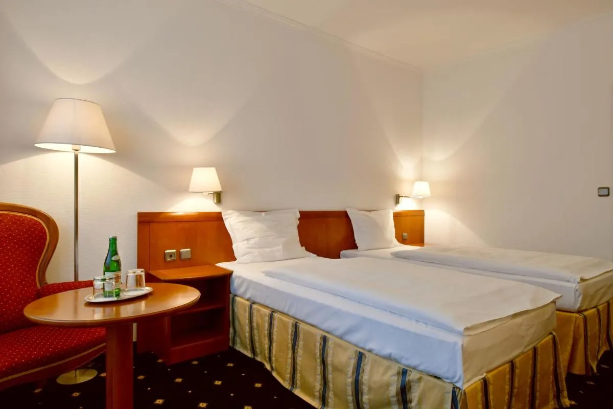 Image 1 of Hotel Coronet