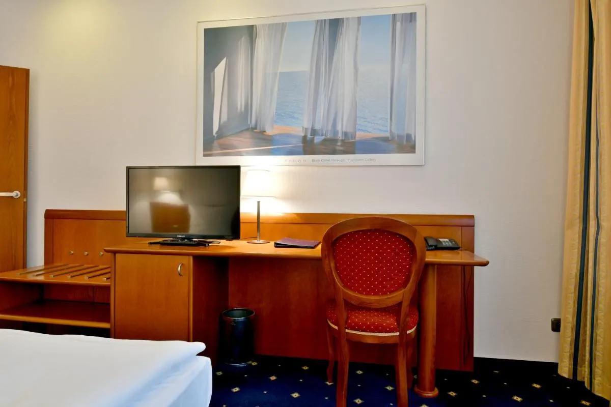 Image 4 of Hotel Coronet