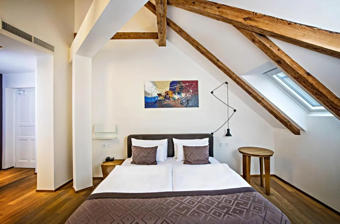 Image of Hotel Golden Crown
