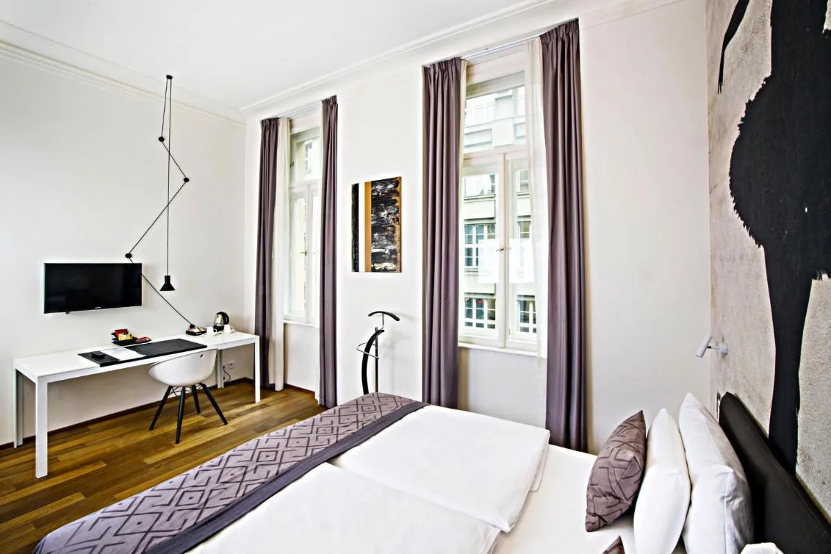 Image 4 of Hotel Golden Crown