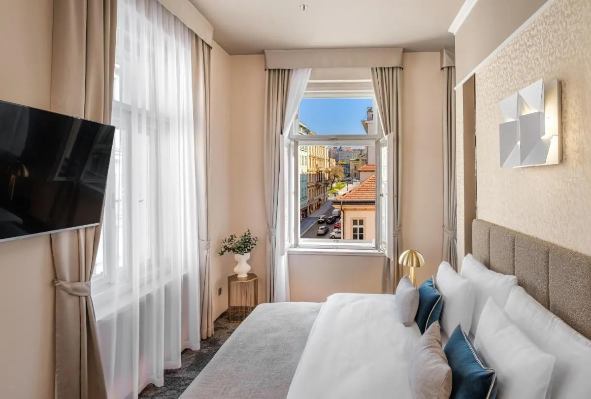 Image 3 of Hotel Maestro by Adrez