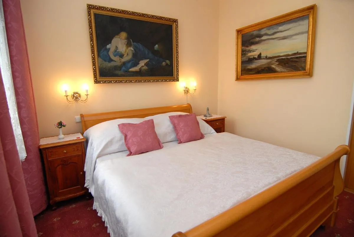 Image 5 of Hotel Opera