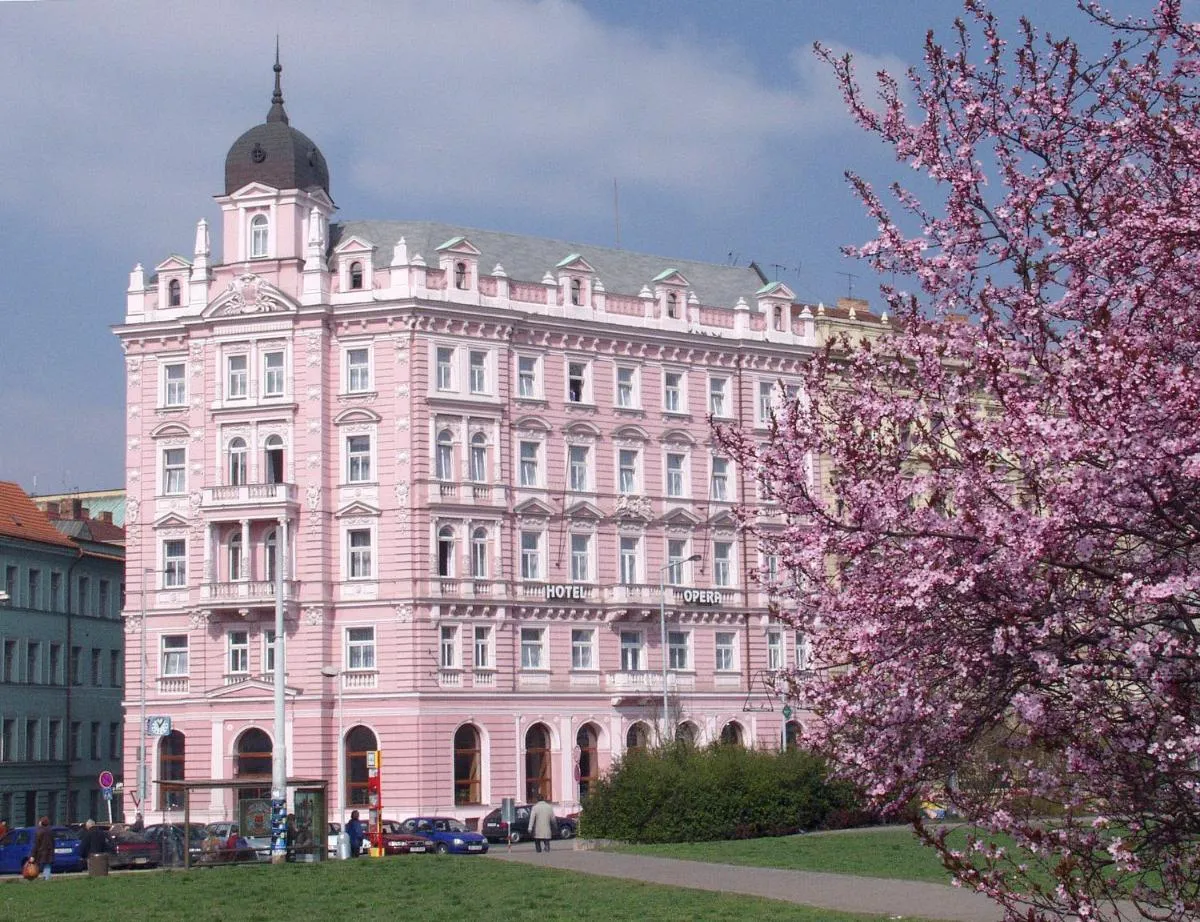 Image 2 of Hotel Opera