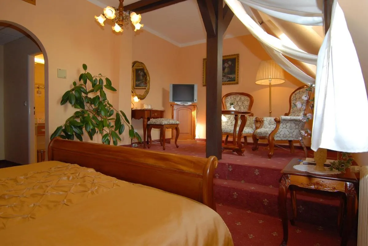 Image 1 of Hotel Opera