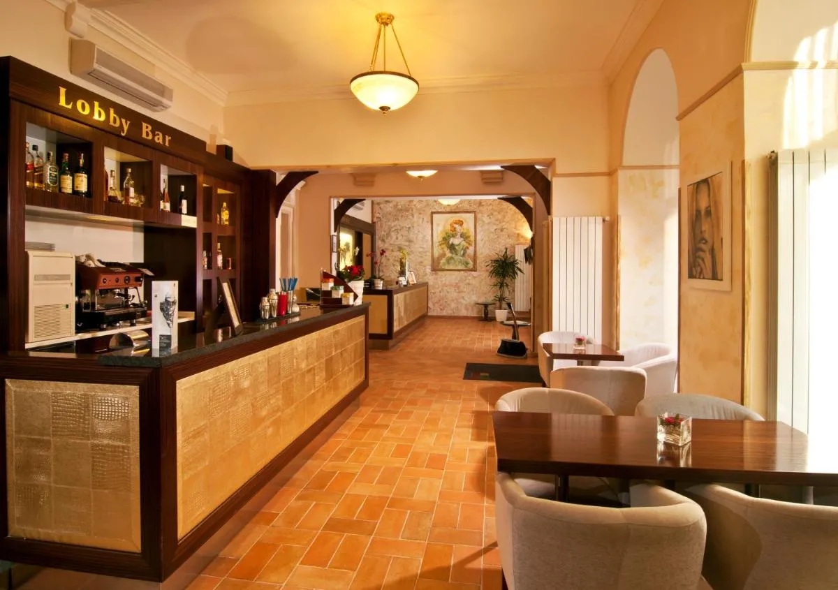 Image 1 of Hotel Praga 1
