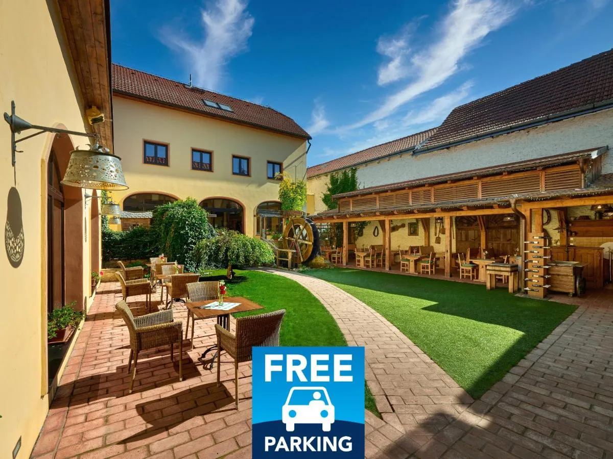 Image 1 of Hotel Selsky Dvur – Bohemian Village Courtyard