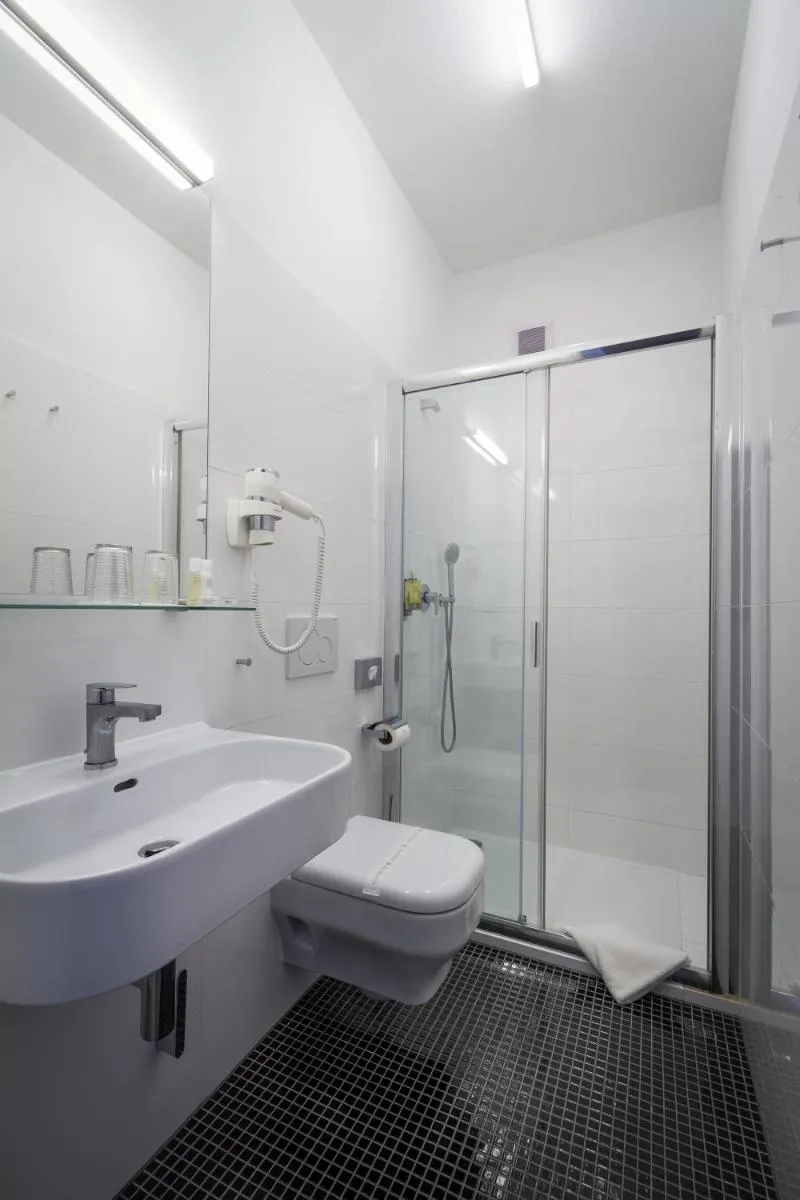 Image 4 of Hotel White Lion