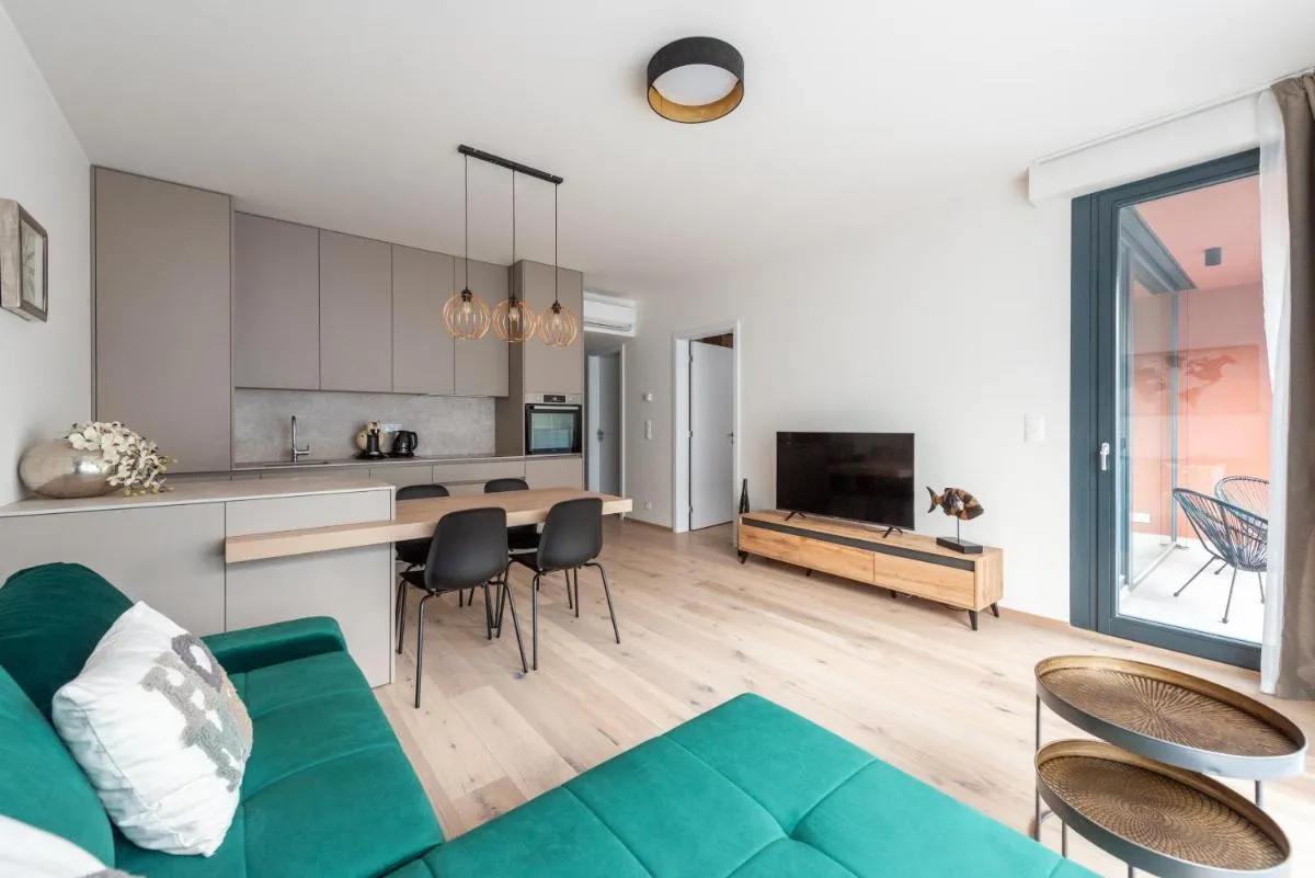 Image 3 of Jay Apartments