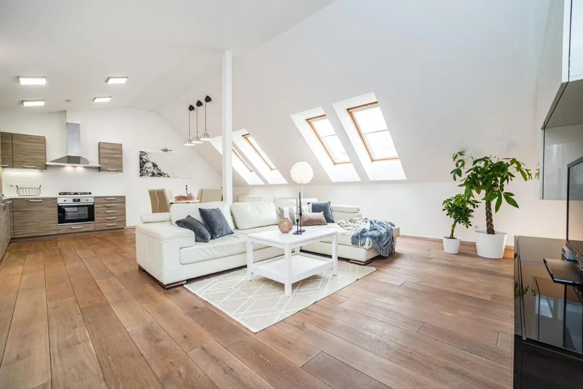 Image 2 of Large and stylish apartment in Prague