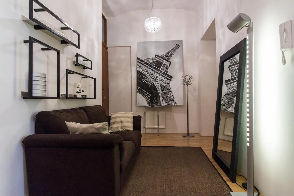 Image 6 of Lesser Town Apartment Melnicka by easyBNB
