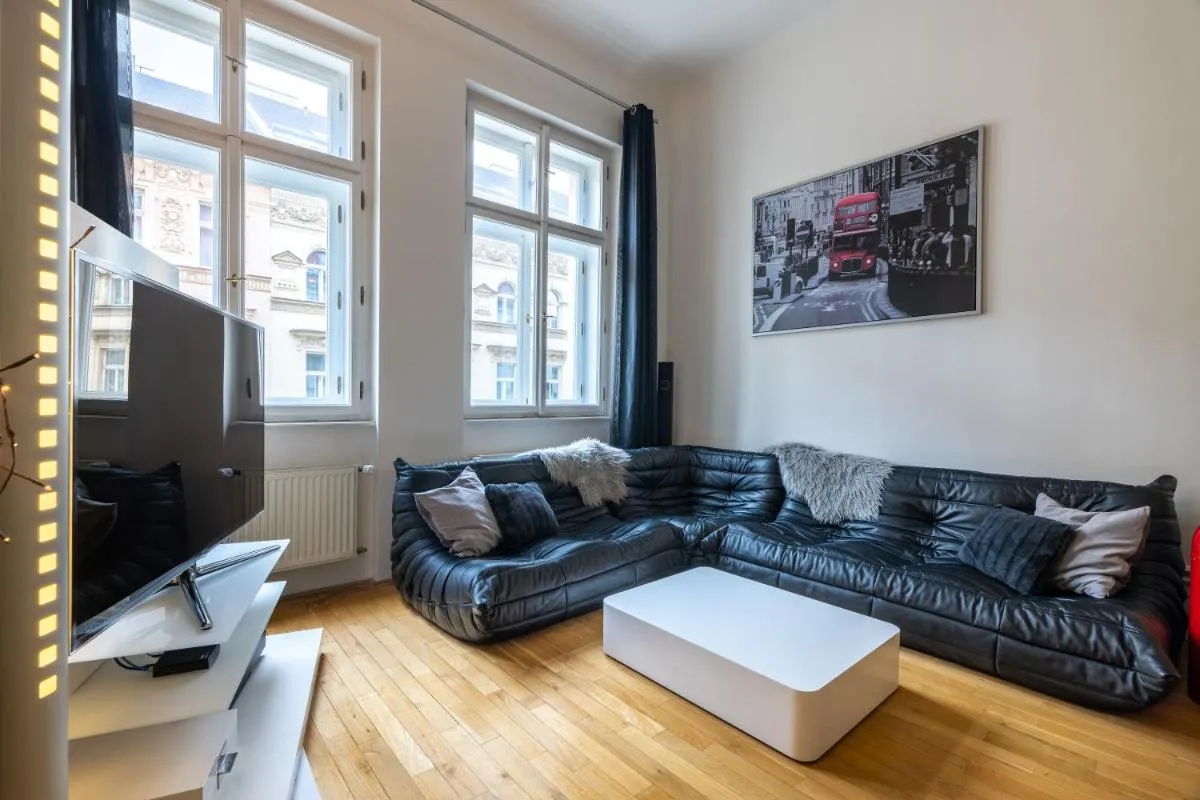 Image 2 of Lesser Town Apartment Melnicka by easyBNB