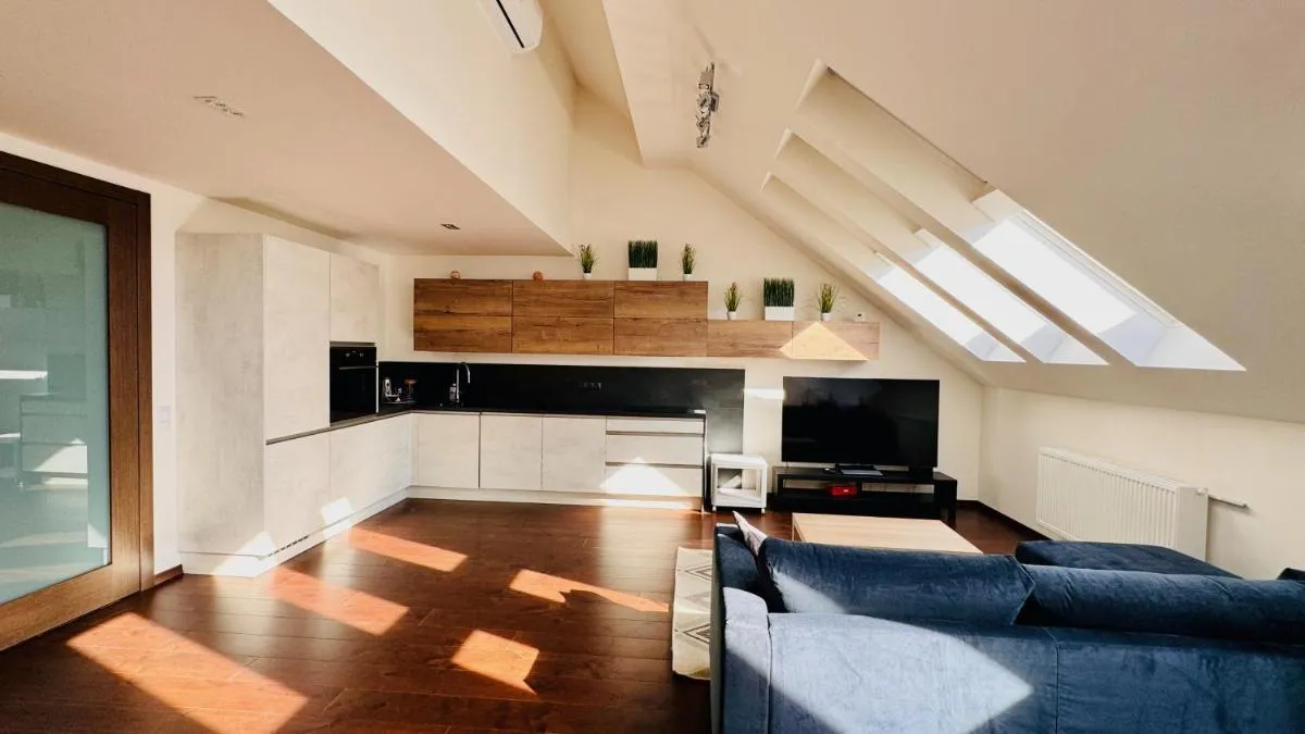 Image 1 of Loft Ječná 43, Prague