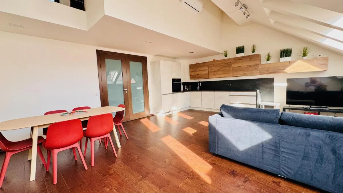 Image 2 of Loft Ječná 43, Prague