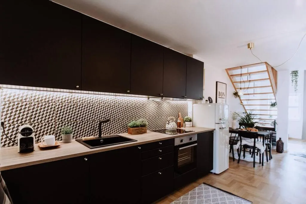 Image 2 of Loft apartment with balcony in centre