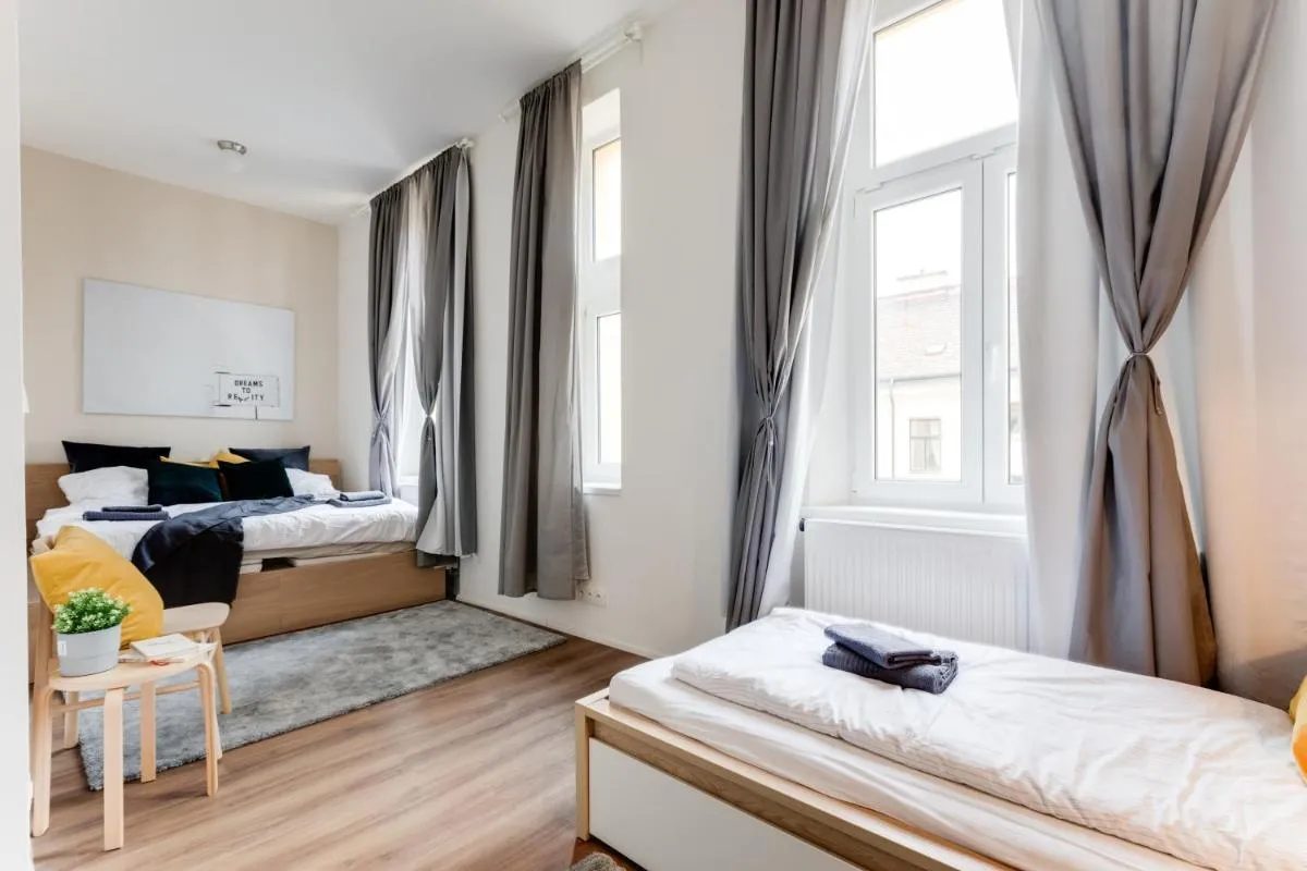 Image 1 of Lovely 2bds apt in the center – stp7