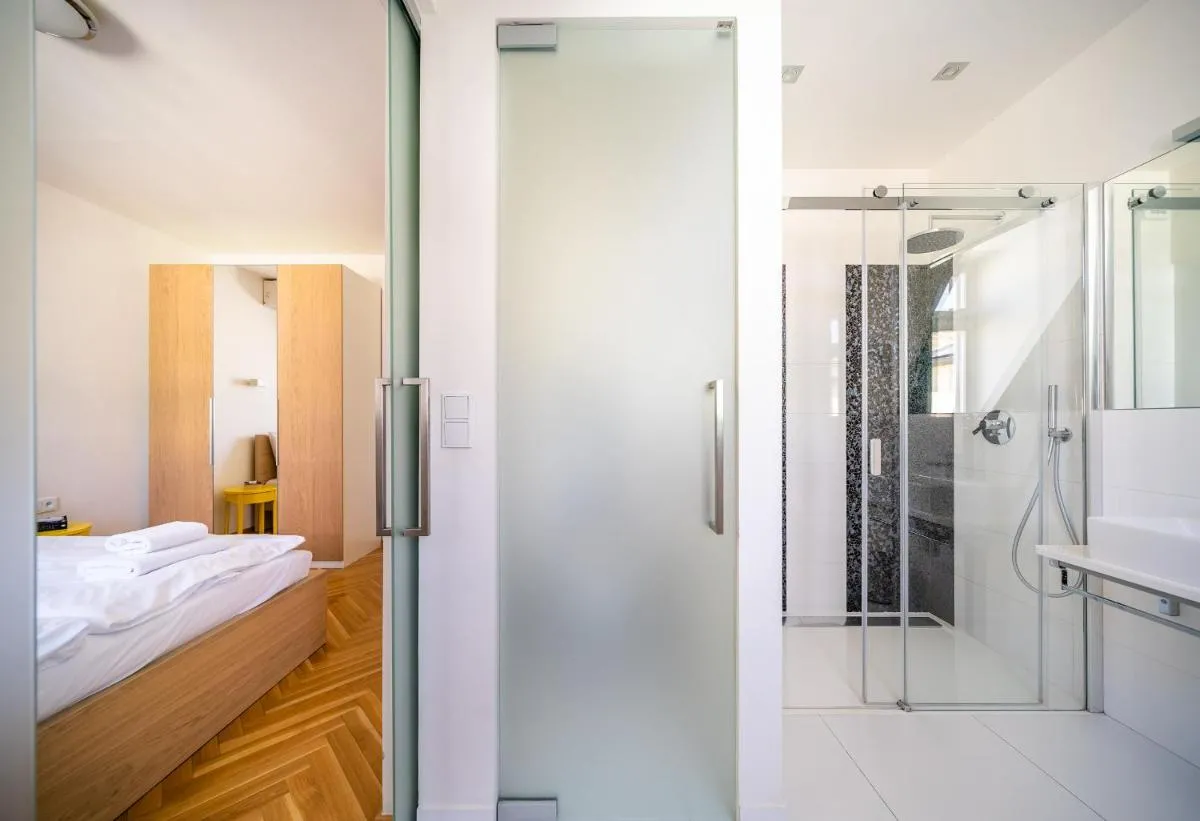 Image 2 of Luxurious Woodrow Wilson apt in Prague centre