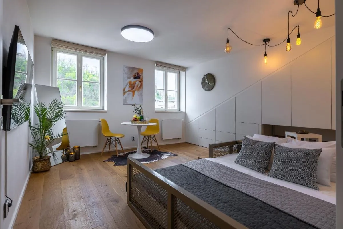 Image 1 of Luxurious, charming studio perfect for couples