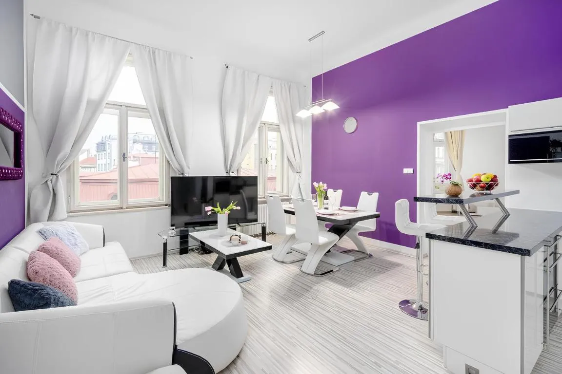 Image of Luxury 3KK Apt w/2KINGBeds 65”TV,Next Wenceslas Sq
