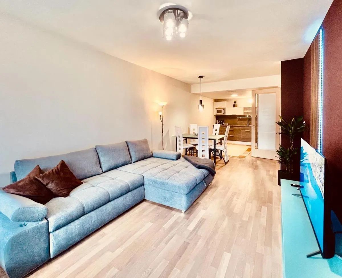Image 2 of Luxury Apartment in Prague and FREE Parking
