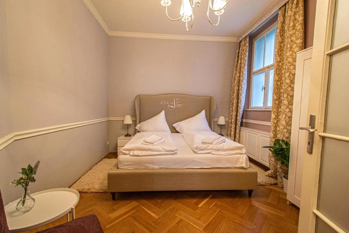 Image 6 of Luxury Central 150m2 Apartment on Wencelas Square with Private Garage