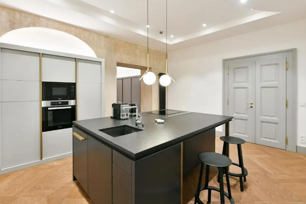 Image 3 of Luxury Old Town Apt, parking