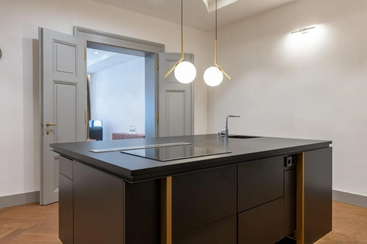 Image 5 of Luxury Old Town Apt, parking