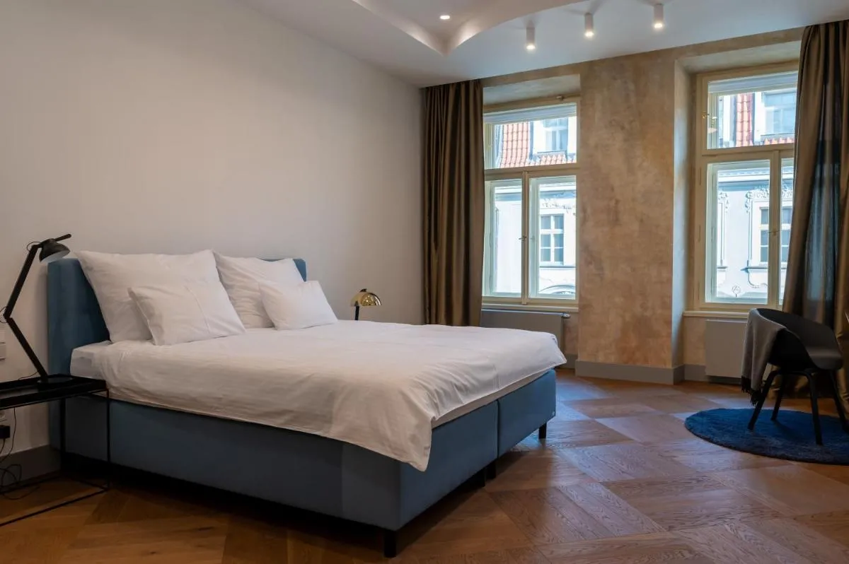 Image 4 of Luxury Old Town Apt, parking