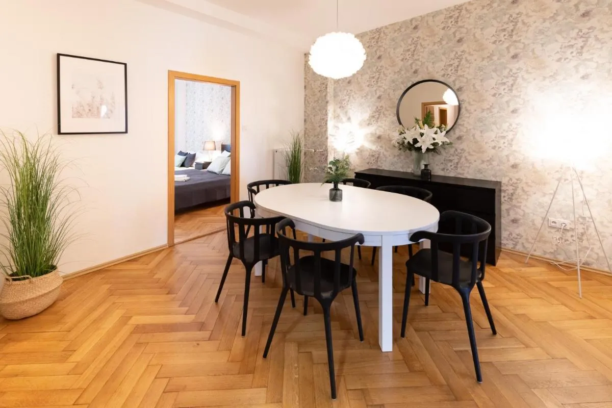 Image 3 of Luxury apartment in prime location