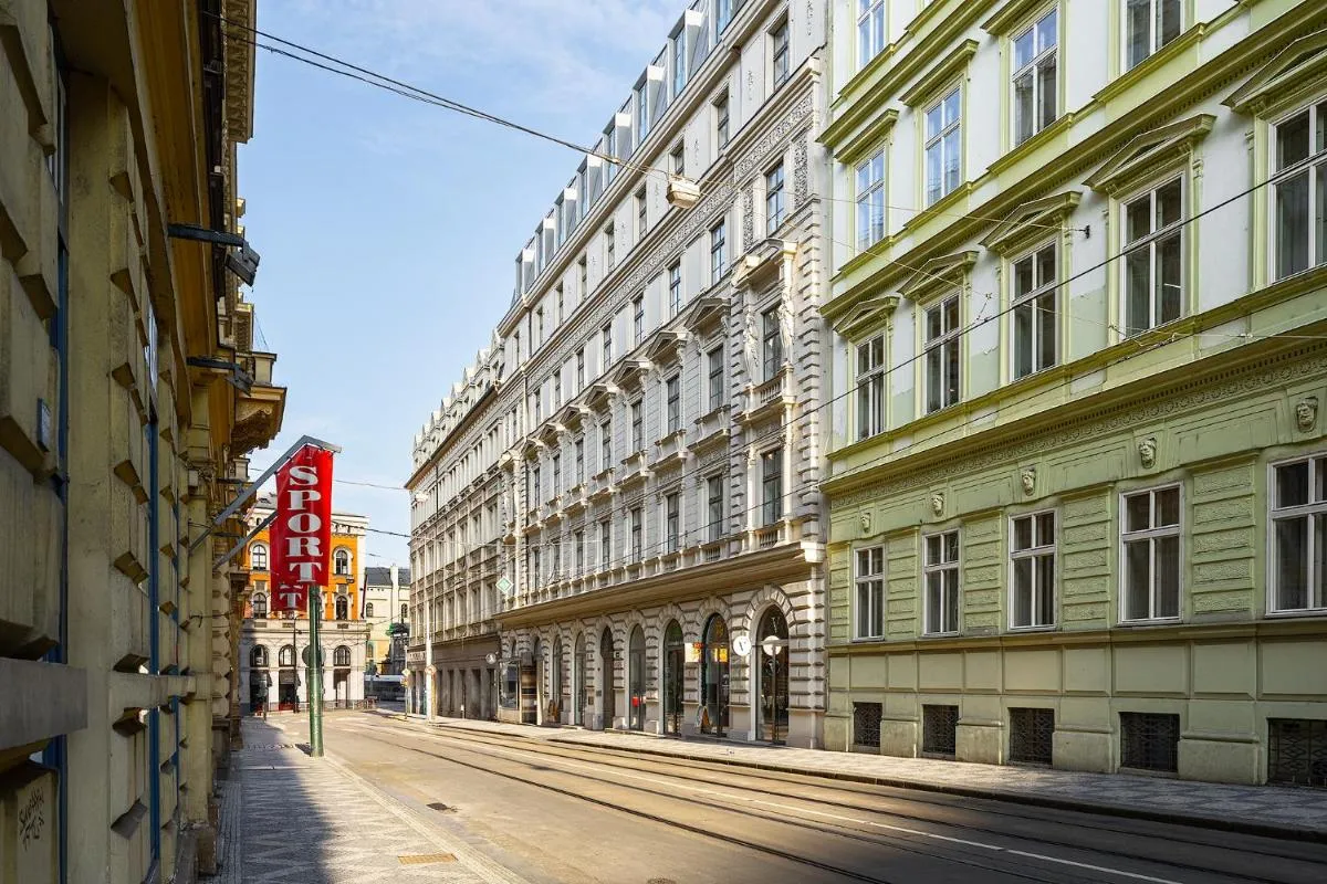 Image 5 of Luxury apartment in the center