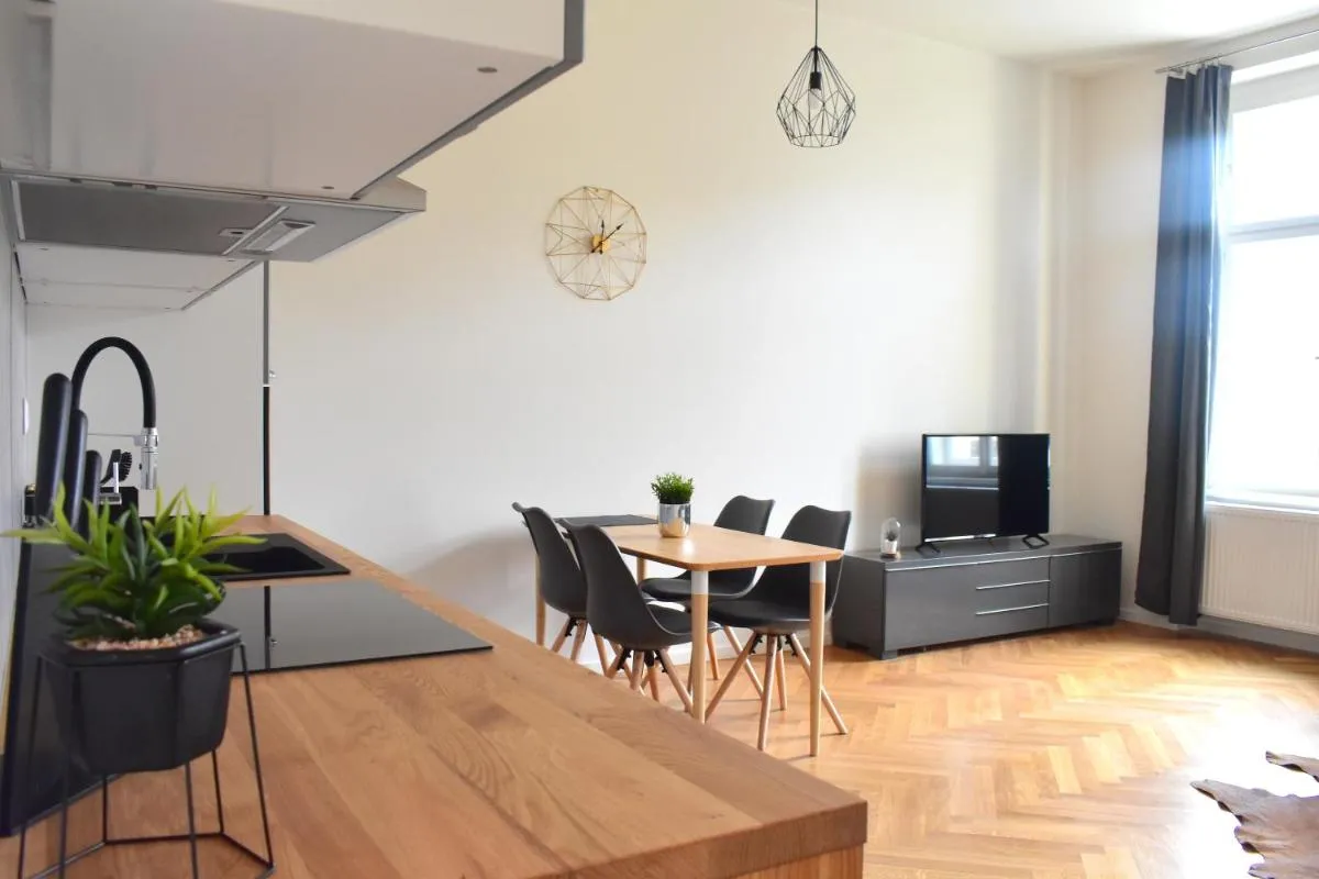 Image 1 of Luxury holiday homes IP Pavlova