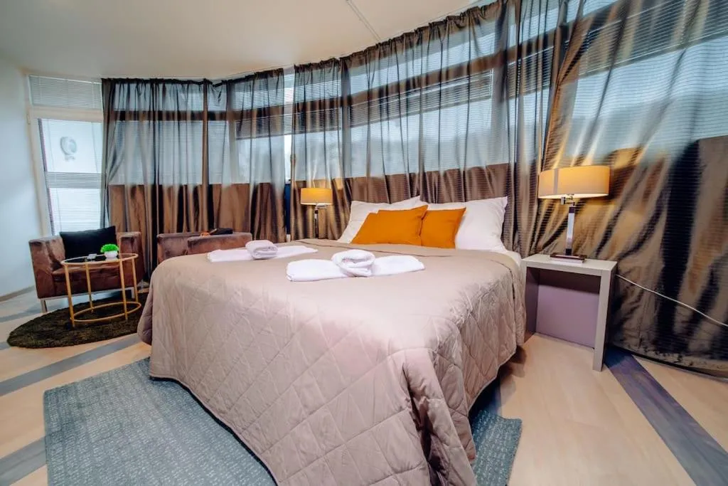 Image 6 of Miami Lovely romantic Garden apartment with whirlpool