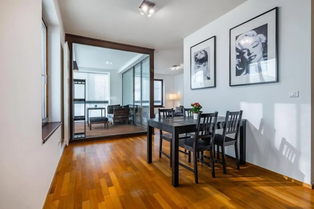 Image 2 of Modern spacious flat with a terrace and a parking