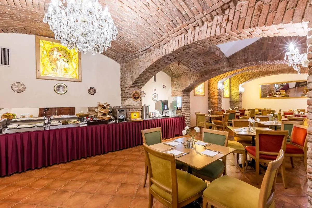 Image 3 of Myo Hotel Caruso