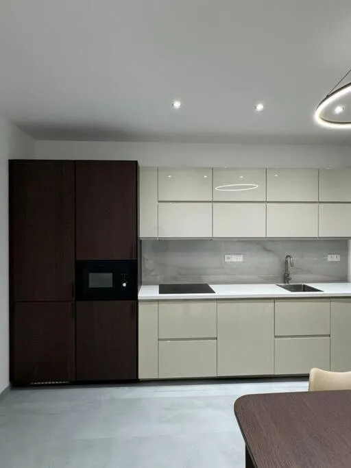 Image 3 of NEW Modern Large Apartment in New Town 3BDR