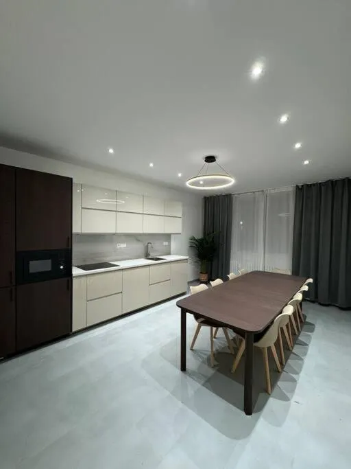 Image 6 of NEW Modern Large Apartment in New Town 3BDR