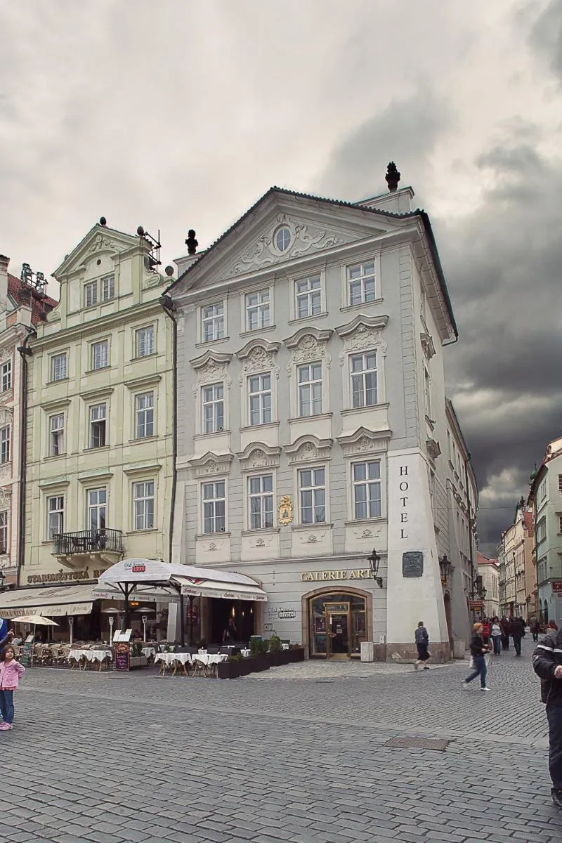 Image 5 of Old Town Square Residence by Emblem