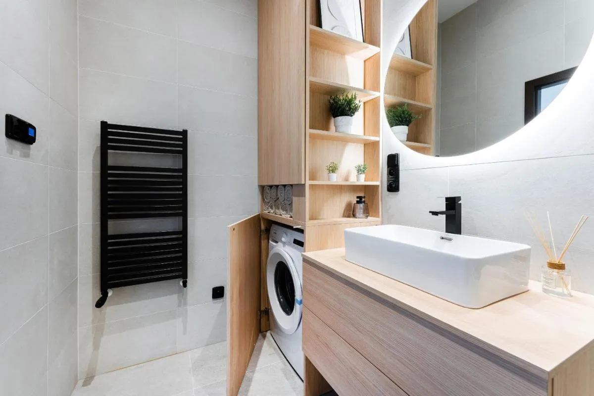 Image 5 of Parking, Spacious APT near city centre