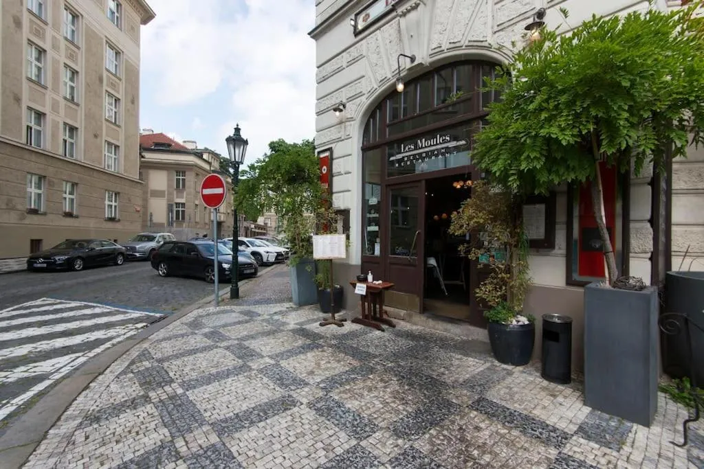 Image 6 of Prague Castle King’s Chic