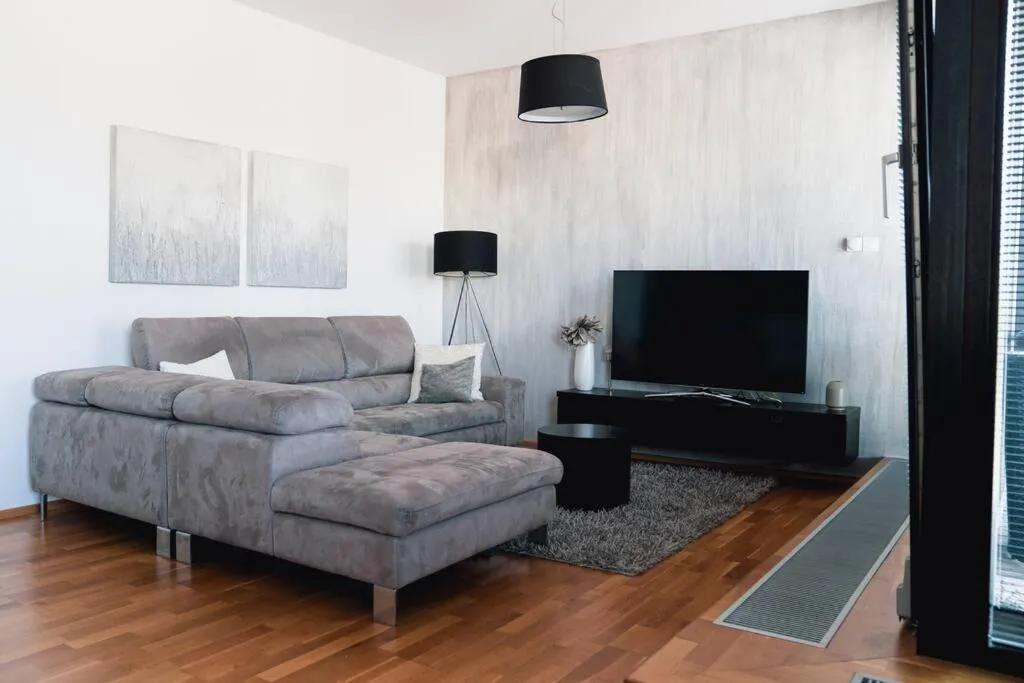 Image 4 of Prague Marina River View Apartment Close To City Centre FREE PARKING