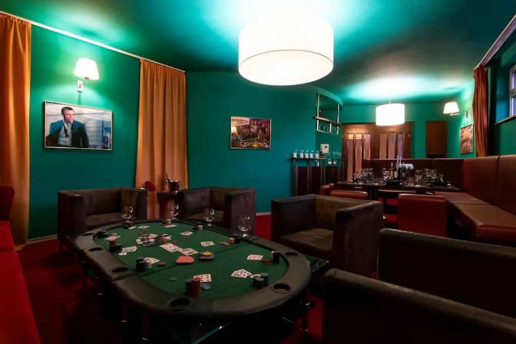 Image 3 of Private Hostel Casino Royal
