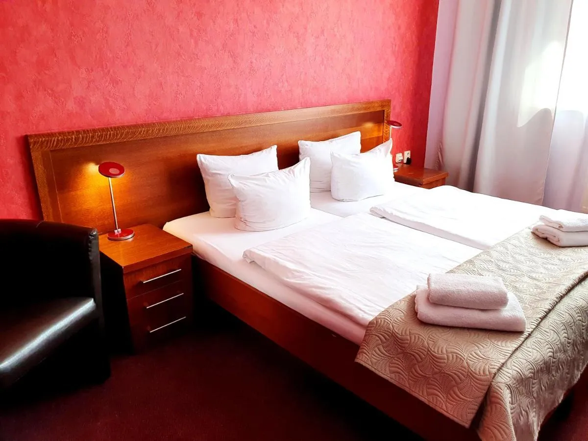 Image 2 of Relax Inn