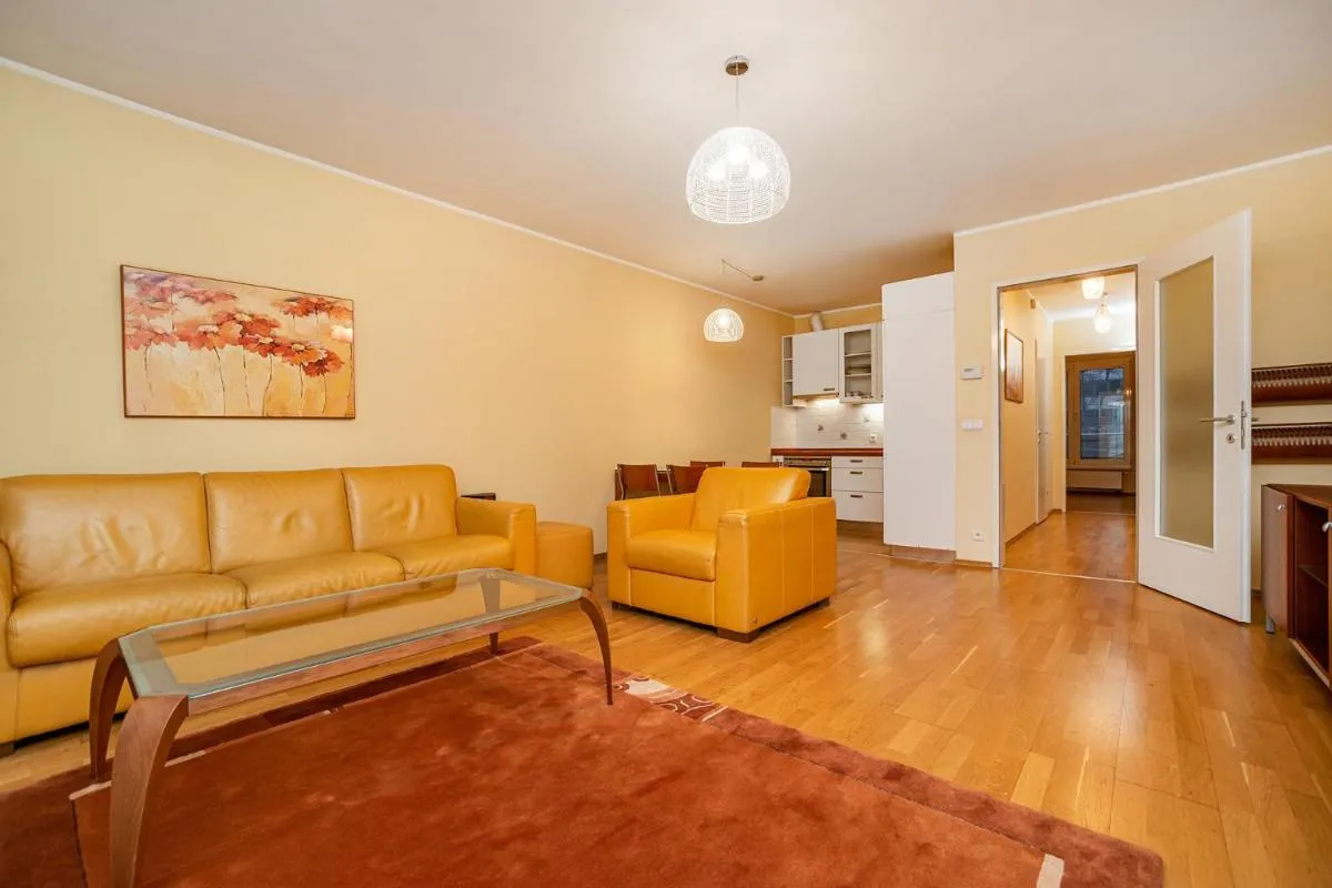 Image 3 of Residence Karla Englise