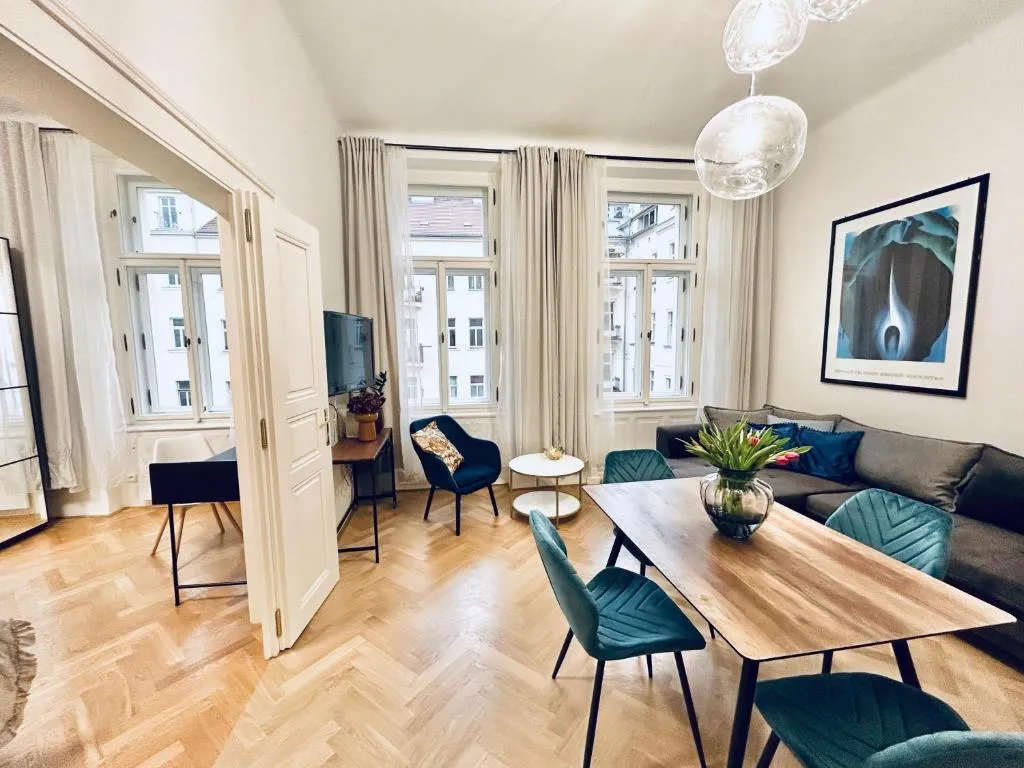 Image of River Site Apartment Janáčkovo nábřeží 27