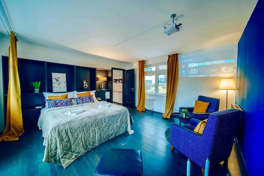 Image 6 of Romantic 4BD – Rooftop – Whirlpool