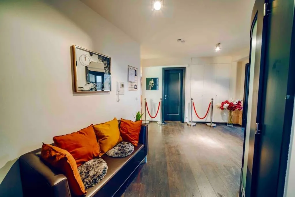 Image 1 of Romantic 4BD – Rooftop – Whirlpool