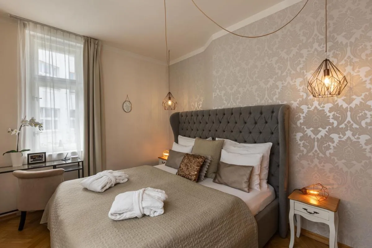Image 1 of Romantic Balcony Apartment in Old Town